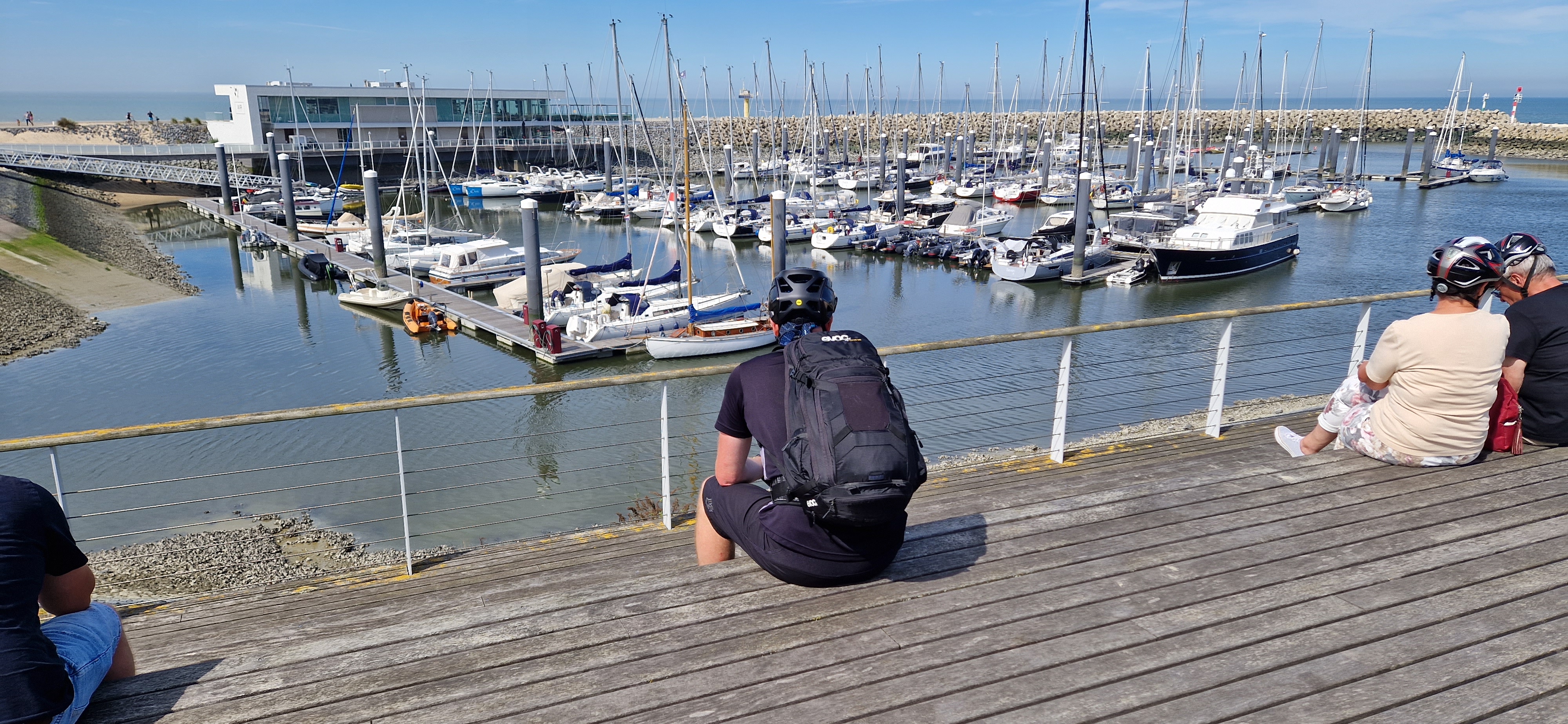 Frank begutachtet den Schiffsverkehr... Placeholder